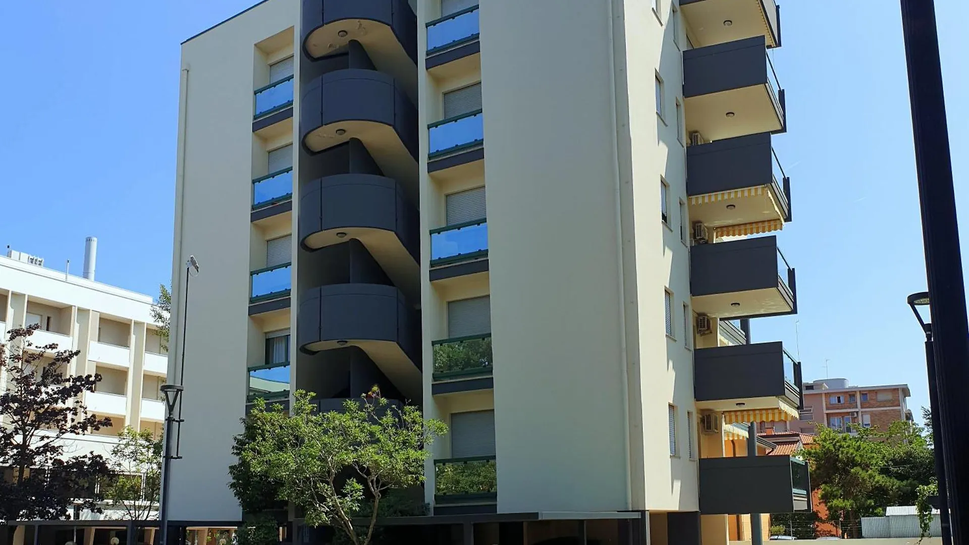 Flat With Common Pool In Bibione - Beahost Apartment