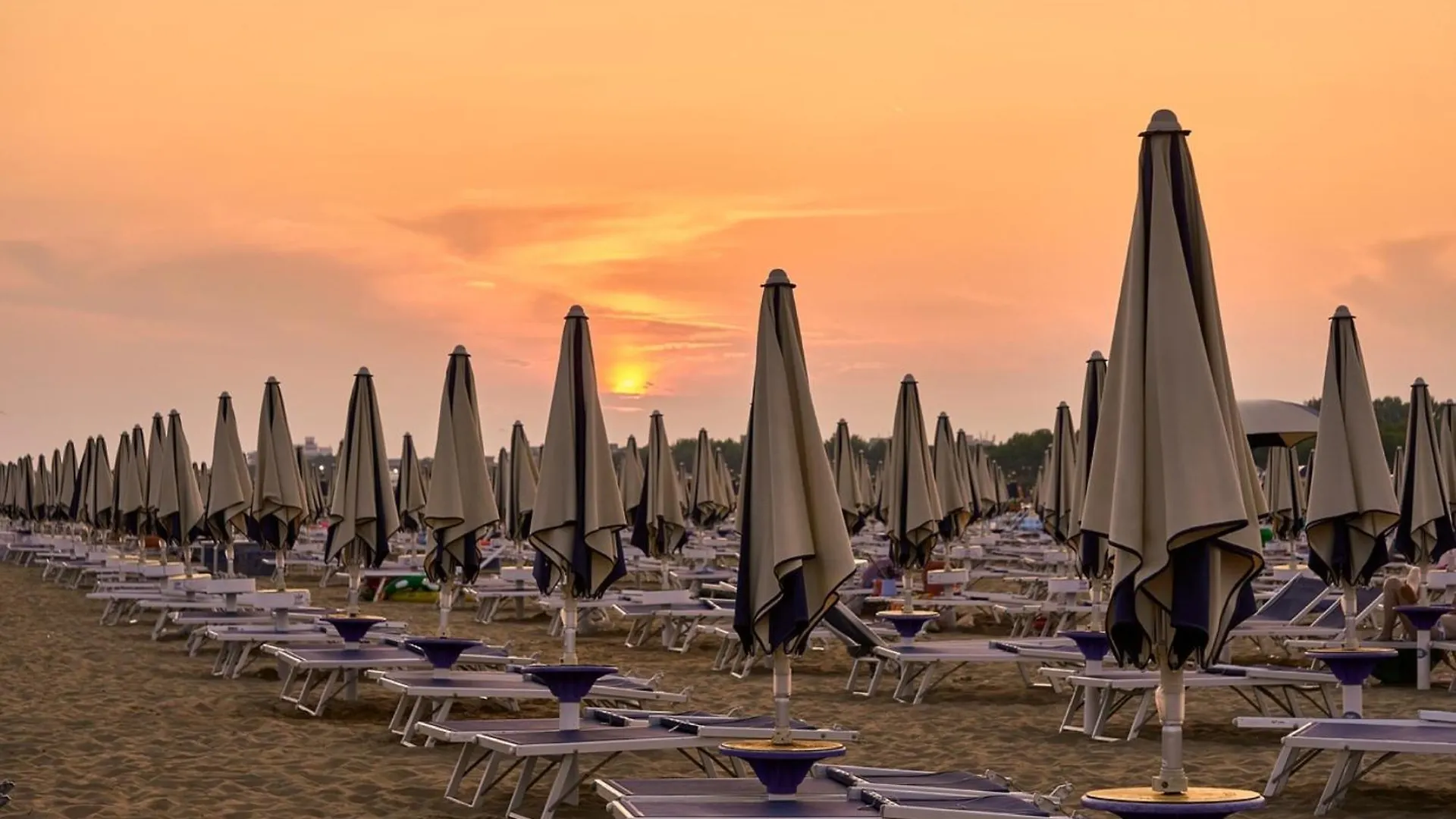 Flat With Common Pool In Bibione - Beahost Apartment